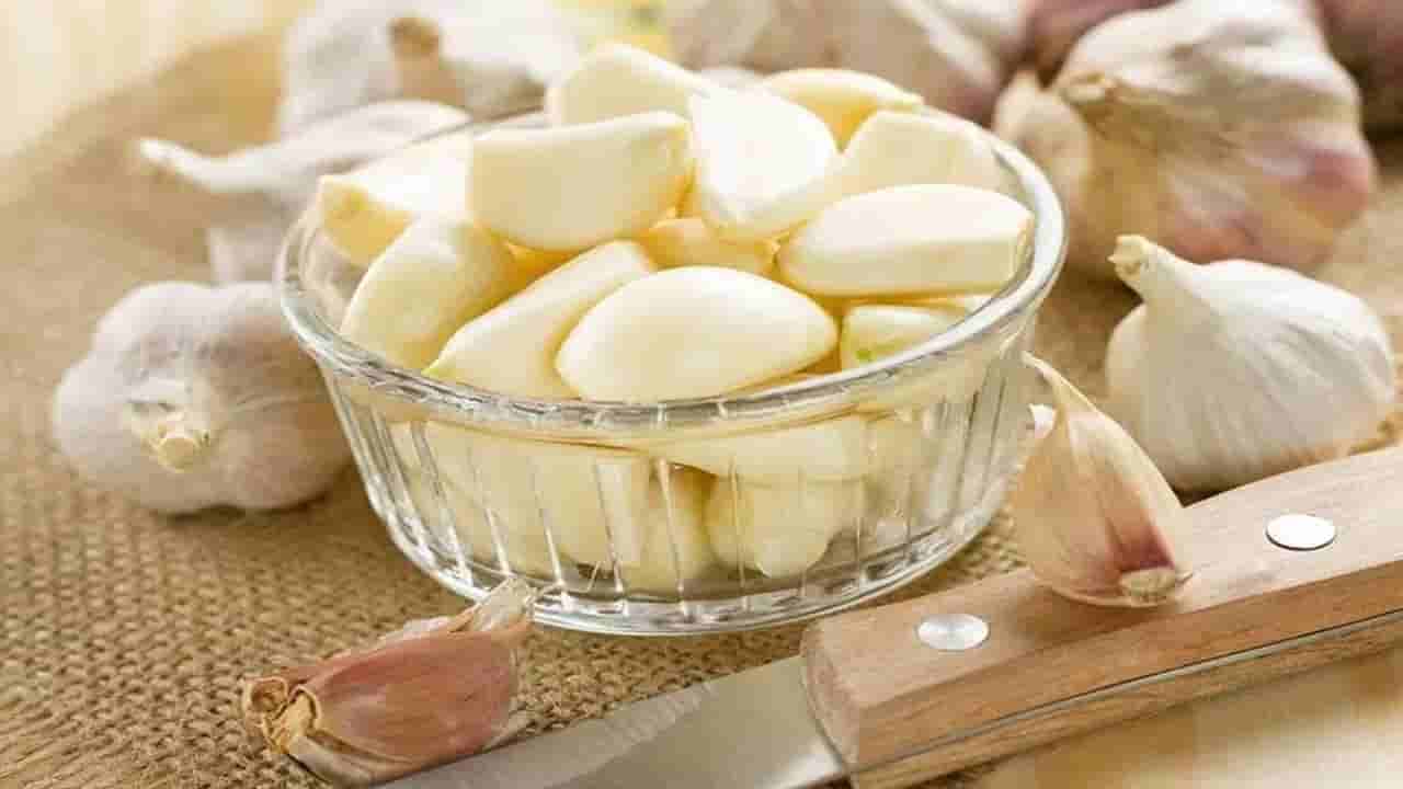 Garlic Benefits: రాత్రి పూట వెల్లుల్లి తింటే ఆరోగ్యానికి ఎన్ని లాభాలో తెలుసా..?