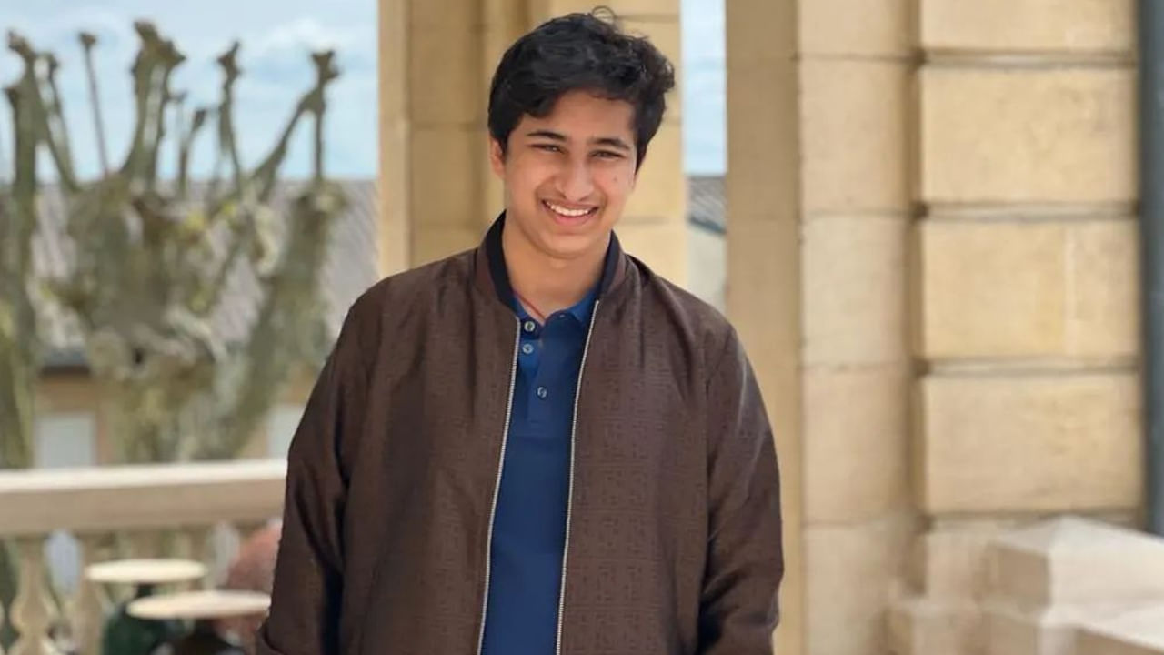 అవకాశం వచ్చిన ప్రతిసారీ గౌతమ్ సినిమా ఎంట్రీ గురించి ప్రస్తావిస్తూనే ఉన్నారు ఫ్యాన్స్. ఇంకా టైమ్ ఉందని అంటున్నారు పేరెంట్స్. బట్, ఇలాంటివి రిలీజ్ అయినప్పుడు మాత్రం.. ఎప్పుడో సడన్గా ఎంట్రీ ఇవ్వడం గ్యారంటీ అనే మాటలు వినిపిస్తున్నాయి.