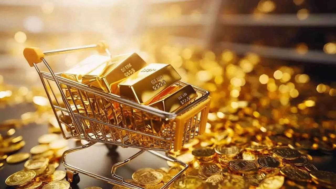 Gold Rates: భారీగా తగ్గుతున్న బంగారం రేట్లు.. తగ్గింపునకు ప్రధాన కారణాలివే..!