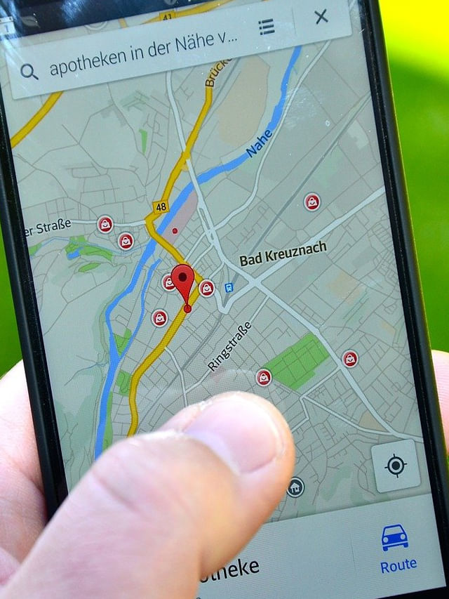 గూగుల్‌ మ్యాప్‌లోని ఈ కలర్స్‌ గీతలు దేనిని సూచిస్తాయో తెలుసా?