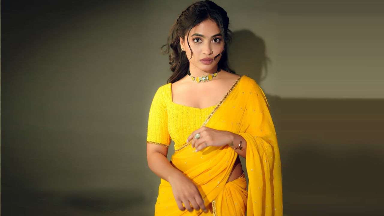 9 సెప్టెంబర్ 1997న తెలంగాణ రాష్ట్ర రాజధాని హైదరాబాద్ లో ఓ హిందూ కుటుంబంలో జన్మించింది అందాల తార అలేఖ్య హారిక. ఈ బ్యూటీకి వంశీ కార్తీక్ అనే ఒక సోదరుడు కూడా ఉన్నాడు.