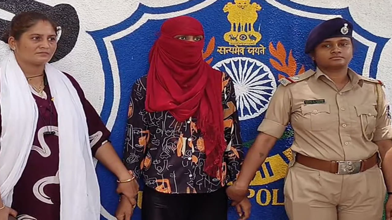 Gujarat: కలికాలం అంటే ఇదేనేమో.. 11 ఏళ్ల విద్యార్థితో పారిపోయిన 23 ఏళ్ల టీచర్!