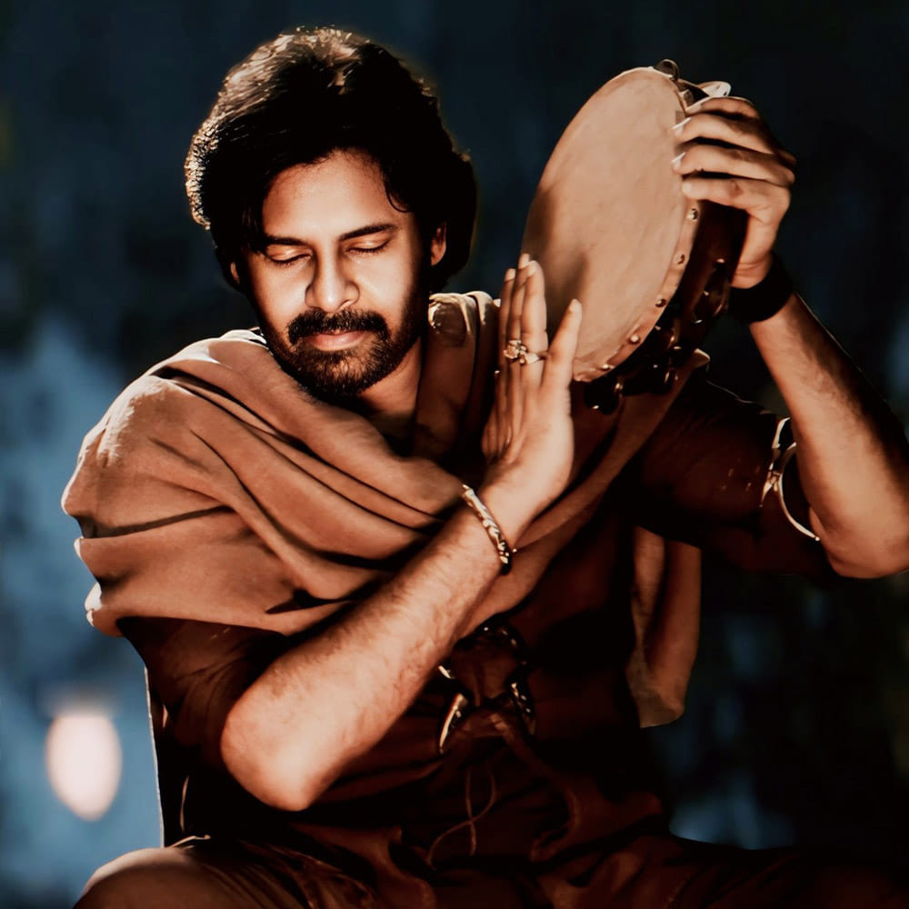 ఆలస్యంగా రిలీజ్ అయినా... అందరికీ షాక్ ఇచ్చే రేంజ్‌లో సక్సెస్‌ సౌండ్ చేశాయి ఫోక్‌లోర్ మూవీస్‌. బాహుబలి, ట్రిపులార్ లాంటి సినిమాలు కూడా ఎన్నో వాయిదాల తరువాతే ప్రేక్షకుల ముందుకు వచ్చాయి. అయితే ఈ సినిమాలు క్రియేట్ చేసిన రికార్డ్‌ల గురించి దేశం మొత్తం మాట్లాడుకుంది.