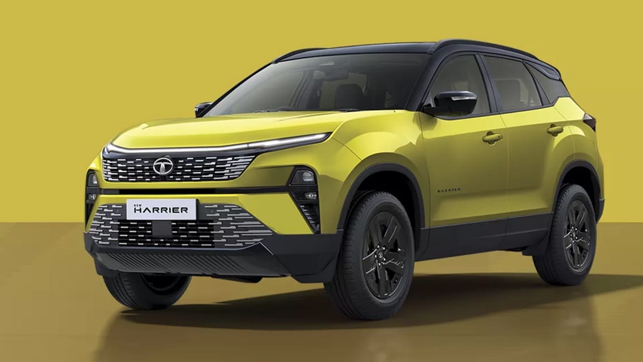 టాటా హారియర్ డ్యూయల్-జోన్ ఆటోమేటిక్ క్లైమేట్ కంట్రోల్ సిస్టమ్‌తో ఆకట్టుకుంటుంది. ఈ కారులో డ్రైవర్, ఫంట్ సీట్ ప్యాసింజర్‌కు కస్టమైజ్డ్ ఉష్ణోగ్రత సెట్టింగ్‌ను అనుమతిస్తుంది. ఈ ఎస్‌యూవీ క్యాబిన్ లోపల మెరుగైన గాలి నాణ్యత కోసం ఏక్యూఊ డిస్ప్లేతో కూడిన ఎయిర్ ప్యూరిఫైయర్ను అందిస్తుంది. టాటా హారియర్ రూ. 14.99 లక్షల (ఎక్స్-షోరూమ్) ధరతో కొనుగోలు చేయవచ్చు.