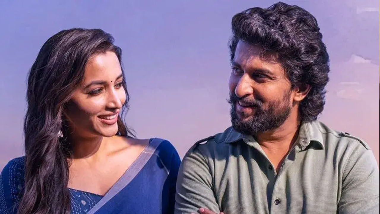 సంక్రాంతి హీరోయిన్స్ తర్వాత.. హిట్ 3తో మాయ చేసారు శ్రీనిథి శెట్టి. కేజియఫ్ తర్వాత సరైన సక్సెస్ కోసం చూస్తున్న ఈ బ్యూటీకి నాని రూపంలో సేవియర్ దొరికారు. భారీ అంచనాలతో వచ్చిన హిట్ 3తో తెలుగులో ఖాతా తెరిచారు శ్రీనిథి. ప్రస్తుతం సిద్ధూ జొన్నలగడ్డతో తెలుసు కదాలో నటిస్తున్నారు ఈ భామ.