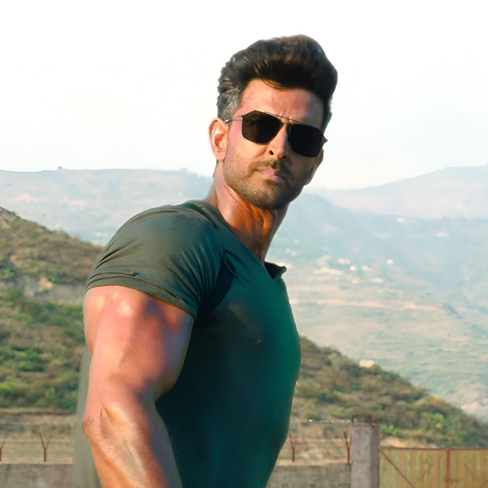 హృతిక్‌ గురించి ఇదంతా ఒక ఎత్తు. హోంబలే సంస్థలో హృతిక్‌ ని డైరక్ట్ చేయబోయే కెప్టెన్‌ ఎవరా? అనే డిస్కషన్‌ మరో ఎత్తు. కన్నడ ఇండస్ట్రీలో మాత్రం ప్రశాంత్‌ నీల్‌ పేరు మారుమోగిపోతోంది. హృతిక్‌... క్రిష్‌4 చేస్తే, నీల్‌ మాత్రం ఎన్టీఆర్‌ మూవీ, సలార్‌ సీక్వెల్‌, కేజీయఫ్‌ త్రీక్వెల్‌ చేయాలి. క్రిష్‌-హృతిక్‌ కాంబినేషన్‌ ఫిక్సయితే గనుక... కన్వీనియంట్‌ లైనప్‌ సంగతేంటి? అనే డిస్కషన్‌ కూడా మొదలైంది.