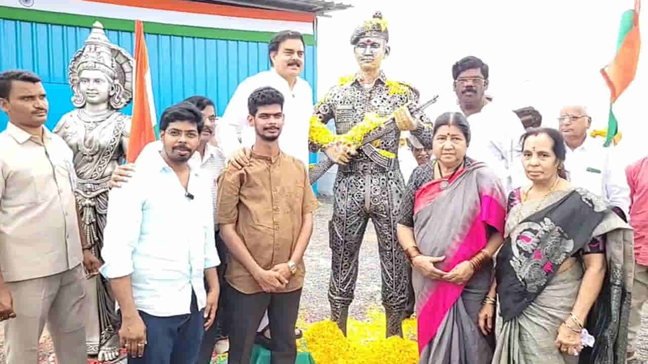 సరికొత్త స్టైల్‌లో సైనిక వందనం.. ! వినూత్న రీతిలో ప్రాణం పోసుకున్న శిల్పాలు..