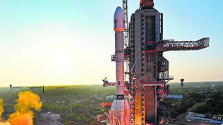 తల్లి కోసం పేర్చిన చితిపై పడుకున్న కొడుకు! ఎందుకో తెలిస్తే.. థూ అని ఉమ్మేస్తారు!