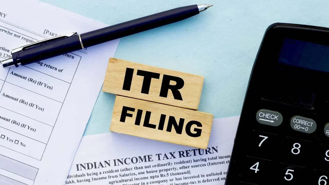 ITR: ఐటీఆర్ దాఖలు చేసే ముందు ఈ రెండు పనులు చేయండి.. లేకుంటే మీకు రీఫండ్ రాదు! ITR: ఐటీఆర్ దాఖలు చేసే ముందు ఈ రెండు పనులు చేయండి.. లేకుంటే మీకు రీఫండ్ రాదు!