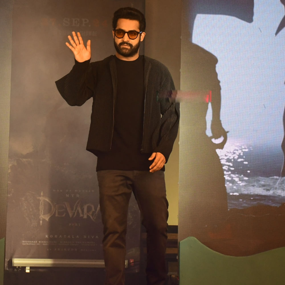 తెలుగులో సూపర్ హిట్ అయిన ఛత్రపతి సినిమాను హిందీలో రీమేక్ చేశారు సాయి. ఈ సినిమా కూడా నార్త్‌ ఆడియన్స్‌ను మెప్పించలేకపోయింది. దీంతో తెలుగు హీరోలు బాలీవుడ్‌లో స్ట్రయిట్‌ సినిమాలు చేసి మెప్పించటం కష్టమన్న నిర్ణయానికి వచ్చేశారు ప్రేక్షకులు.