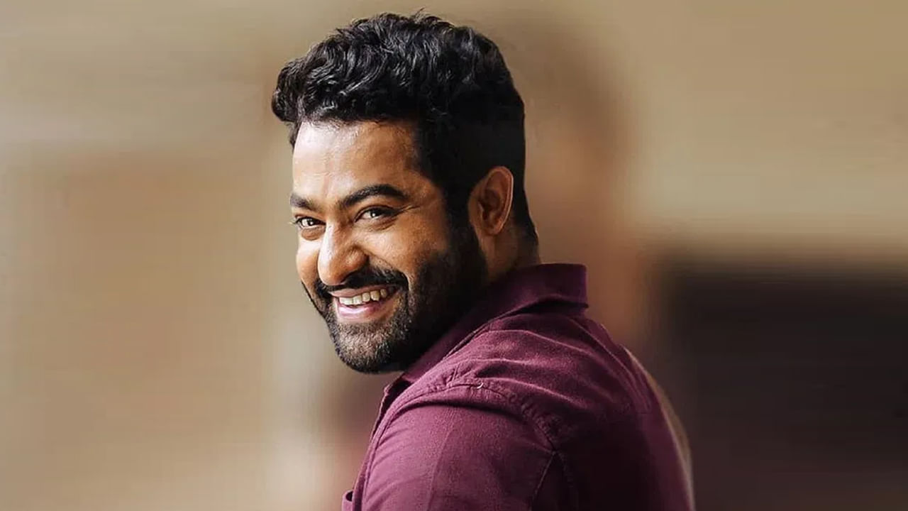 ఈ నెల 20న ఎన్టీఆర్ బర్త్‌డేను గ్రాండ్‌గా సెలబ్రేట్ చేసుకోబోతున్నారు ఫ్యాన్స్. ప్రజెంట్ తారక్ సినిమాలేవి థియేటర్లలో లేకపోయినా... సెట్స్ మీద ఉన్న సినిమాల అప్‌డేట్స్‌ను థియెట్రికల్‌ రేంజ్‌లో సక్సెస్‌ చేసేలా ముందు నుంచే ప్లాన్ చేస్తున్నారు.