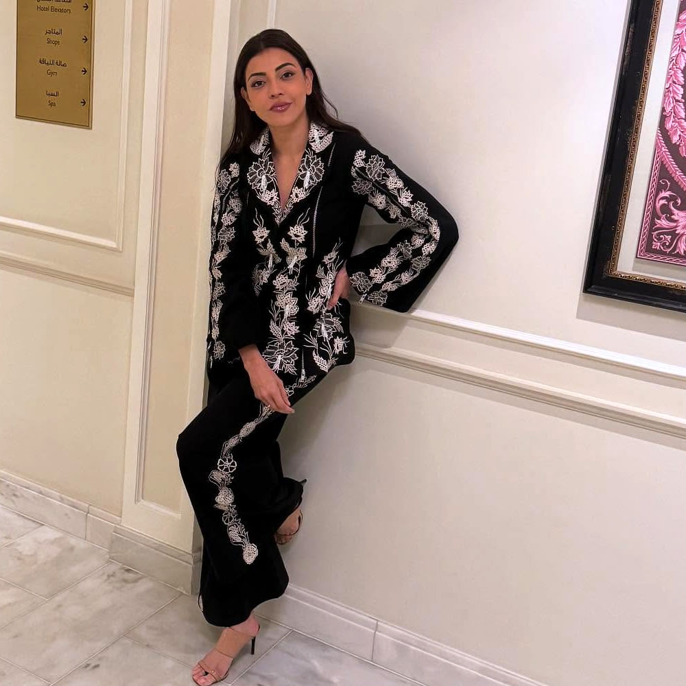 కెరీర్ పీక్ లో ఉండగానే పెళ్లి చేసుకొని సినిమాలకు గ్యాప్ ఇచ్చింది. పెళ్లి ఆతర్వాత తల్లి అవ్వడంతో సినిమాలకు కాస్త పెద్ద గ్యాప్ వచ్చింది. ఇక ఇప్పుడు సెకండ్ ఇన్నింగ్స్ మొదలు పెట్టింది.