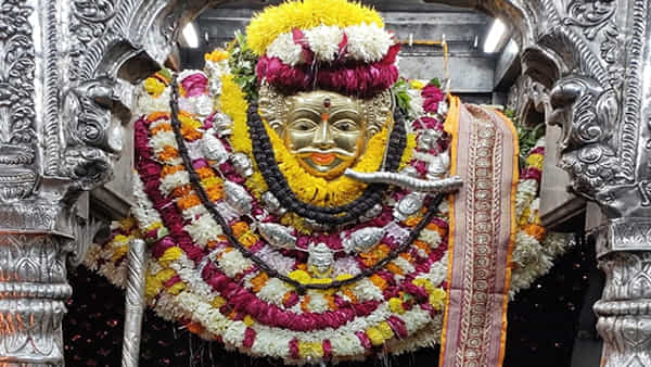 Kalaashtami 2025: రేపే కాలాష్టమి.. జాతకంలో శని, రాహు దోషం తొలగాలంటే భైరవుడి ఇలా పూజించండి..