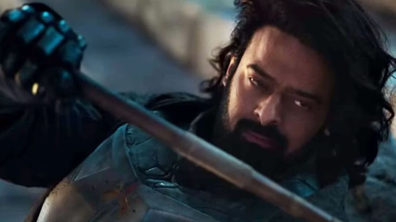 మరోవైపు ప్రభాస్ మాత్రం దూకుడు మీదున్నారు. కరోనా తర్వాత రాధే శ్యామ్, ఆదిపురుష్, సలార్ వచ్చాయి.. గత ఏడాది కల్కి సినిమాతో బ్లాక్ బస్టర్ అందుకున్నారు. ఈ ఏడాది  రాజా సాబ్ మూవీతో ప్రేక్షకుల ముందుకు రానున్నారు. ప్రస్తుతం హను రాఘవపూడి దర్శకత్వంలో ఓ సినిమా చేస్తున్నారు. దీంతో స్పిరిట్, కల్కి 2, సలార్ 2, హను రాఘవాపుతో మరో సినెమ, హోంబేలె ఫీల్మ్స్ సంస్థలో 3 సినిమాలు, ప్రశాంత్ వర్మతో ఓ సినిమా, పృథ్విరాజ్ సుకుమార్ దర్శకుడిగా ఓ మూవీ లైన్‌లో ఉన్నాయి. 