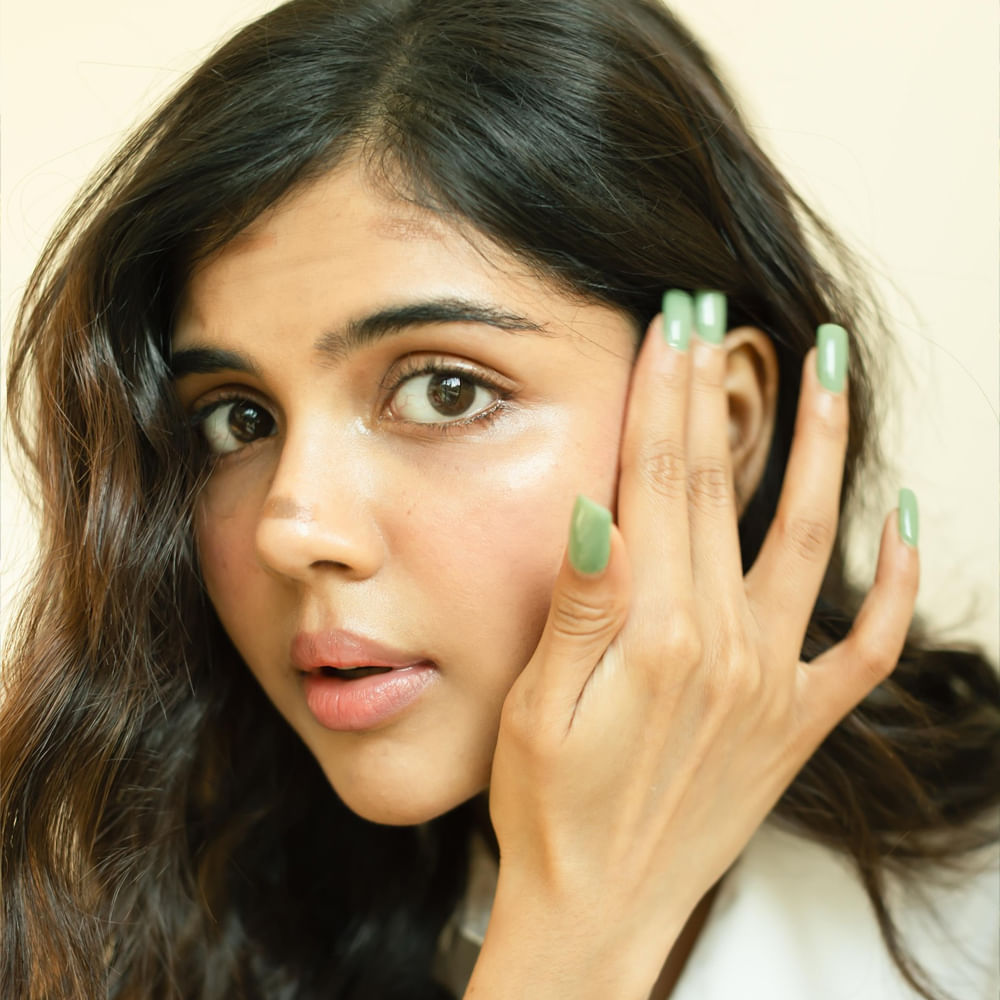 చిత్రలహరి సినిమా మంచి విజయాన్ని అందుకుంది. ఆతర్వాత శర్వానంద్ తో రణరంగం అనే సినిమాలో నటించింది. కానీ ఈ సినిమా కూడా ప్రేక్షకులను నిరాశపరిచింది. ప్రస్తుతం ఈ చిన్నది మలయాళంలో సినిమాలు చేస్తూ ఆకట్టుకుంటుంది.