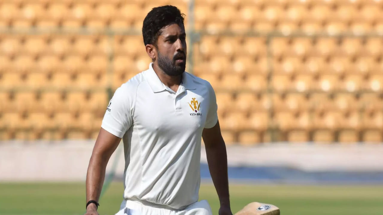 2024-25 రంజీ ట్రోఫీ సీజన్‌లో విదర్భ విజయంలో కరుణ్ నాయర్ ముఖ్యమైన పాత్ర పోషించాడు. ఆ సీజన్ మొత్తంలో అత్యధిక పరుగులు చేసిన నాల్గవ ఆటగాడిగా అతను నిలిచాడు. అతను 16 ఇన్నింగ్స్‌లలో 53.93 సగటుతో 863 పరుగులు చేశాడు. ఇందులో 4 సెంచరీలు, 2 అర్ధ సెంచరీలు ఉన్నాయి. అంతకుముందు, అతను 2024-25 దేశీయ వన్డే టోర్నమెంట్ విజయ్ హజారే ట్రోఫీ ఫైనల్‌లో తన జట్టు విజయంలో కీలక పాత్ర పోషించాడు. ఆ టోర్నమెంట్‌లో అత్యధిక పరుగులు చేసిన ఆటగాడిగా నిలిచాడు. 33 ఏళ్ల నాయర్ 8 ఇన్నింగ్స్‌లలో 5 సెంచరీలు, 1 హాఫ్ సెంచరీతో 389.50 సగటు, 124.04 స్ట్రైక్ రేట్‌తో 779 పరుగులు చేశాడు.