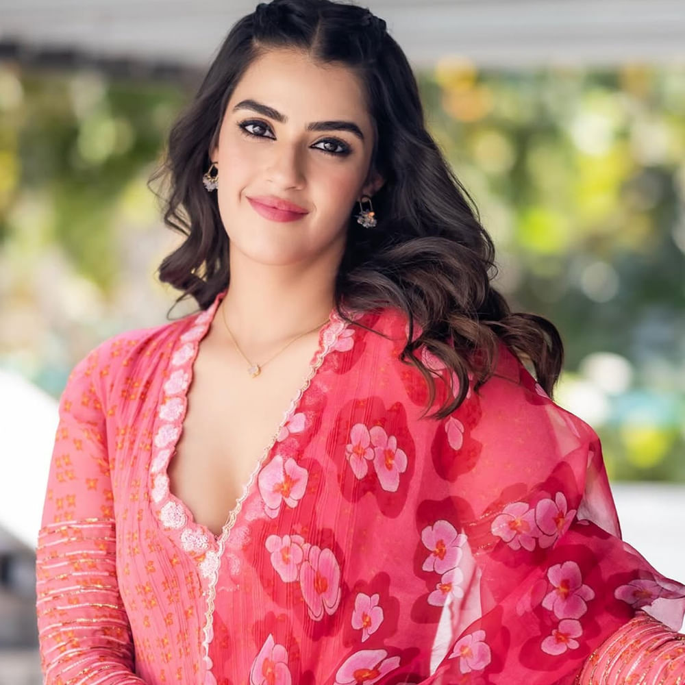 ఆ తర్వాత తమిళంలో పిచ్చైకారన్ 2 (తెలుగులో బిచ్చగాడు 2) చిత్రంలో నటించింది. ఈ సినిమాతోపాటు ఈగల్, ఊరు పేరు భైరవకోన, డబుల్ ఇస్మార్ట్, విశ్వం చిత్రాలతో ప్రేక్షకులను అలరించింది.