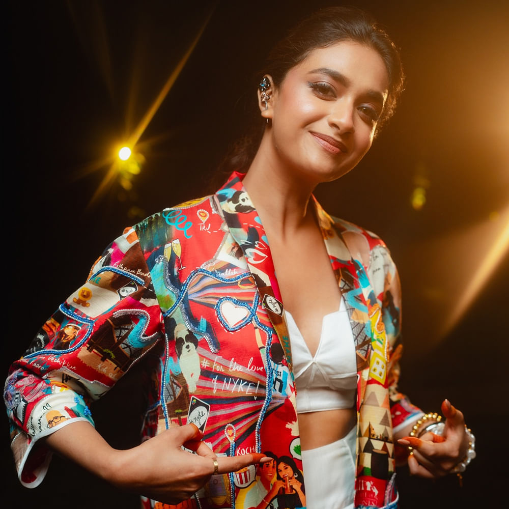 కీర్తీ సురేష్ కూడా వింత పరిస్థితిని ఫేస్ చేస్తున్నారు. బేబీ జాన్ హిట్ అంచులదాకా వచ్చి ఆగిపోయిందనే మాట ఆ నోటా ఈ నోటా దాటి.. మేకర్స్ నోటే వినిపిస్తోంది. ఈ సమయంలో కీర్తీ సురేష్ బాలీవుడ్ భవిష్యత్ మీద డౌట్స్ రెయిజ్ అవుతున్నాయి.