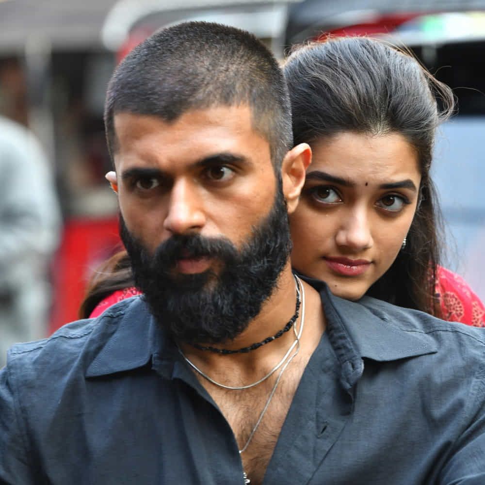 కొంచెం సాఫ్ట్ నెస్, కొంచెం ప్రేమ.. వాళ్ల ప్రపంచం అనుమతించినంత.. అంటూ కింగ్డమ్లో హృదయం లోపల సాంగ్ని రిలీజ్ చేశారు మేకర్స్.