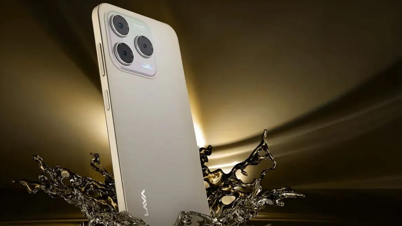 భారతదేశంలో లావా షార్క్ 5G ధర: ఈ లావా స్మార్ట్‌ఫోన్ రెండు కలర్ ఆప్షన్లలో లాంచ్ అయ్యింది. మీకు ఈ ఫోన్ రూ.7,999 కి లభిస్తుంది. ఈ ఫోన్ అమ్మకం లావా అధికారిక ఈ-స్టోర్, ఆఫ్‌లైన్ రిటైల్ స్టోర్లలో అందుబాటులో ఉంది.  ప్రస్తుతం ఫోన్ ధర చాలా తక్కువగా ఉన్నందున, ఫోన్‌తో ఎటువంటి లాంచ్ ఆఫర్ అందుబాటులో లేదు.