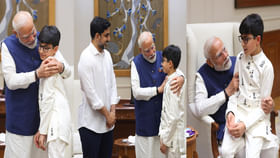 PM మోదీతో మంత్రి లోకేష్ భేటీ.. దేవాన్ష్తో మోదీ సరదా కబుర్లు! PM మోదీతో మంత్రి లోకేష్ భేటీ.. దేవాన్ష్తో మోదీ సరదా కబుర్లు!