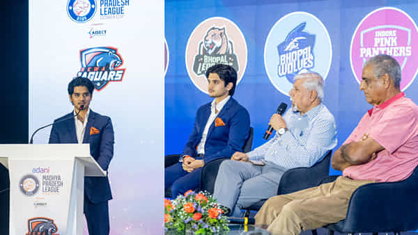 MPLను ప్రారంభించిన మహారాయమన్ సింధియా! IPL తరహాలోనే ప్రతి డాట్ బాల్కు ఒక మొక్క