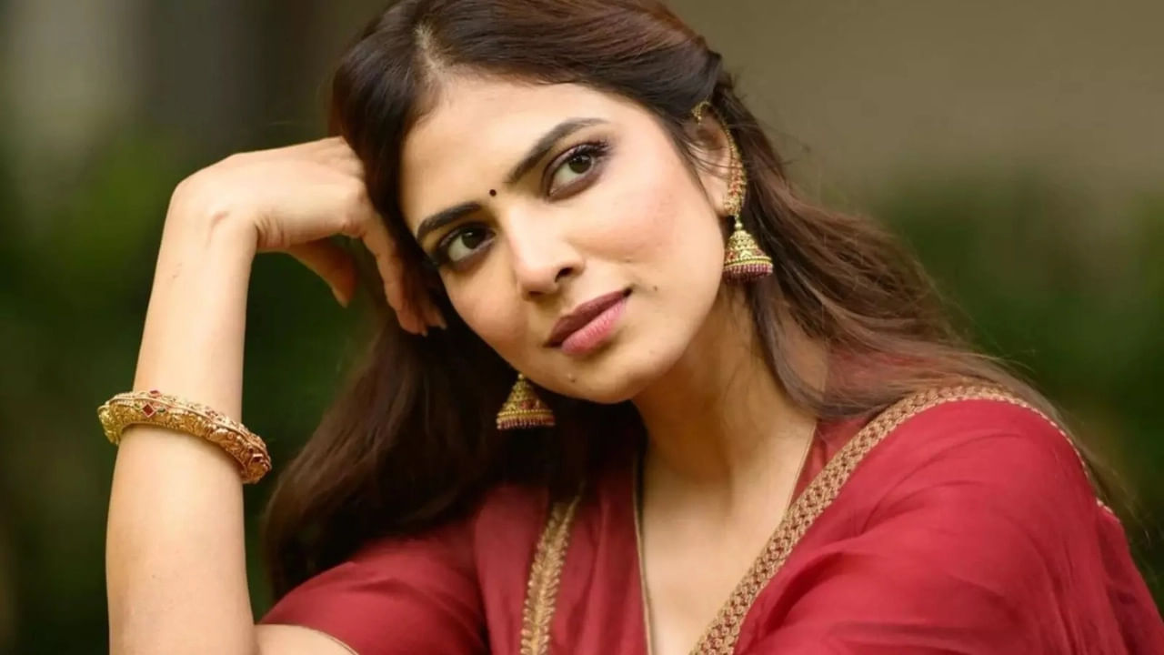 Malavika Mohanan: నన్ను పెళ్లి చేసుకుంటావా.. ? నెటిజన్ రిక్వెస్ట్‏కు రాజాసాబ్ హీరోయిన్ కౌంటర్..
