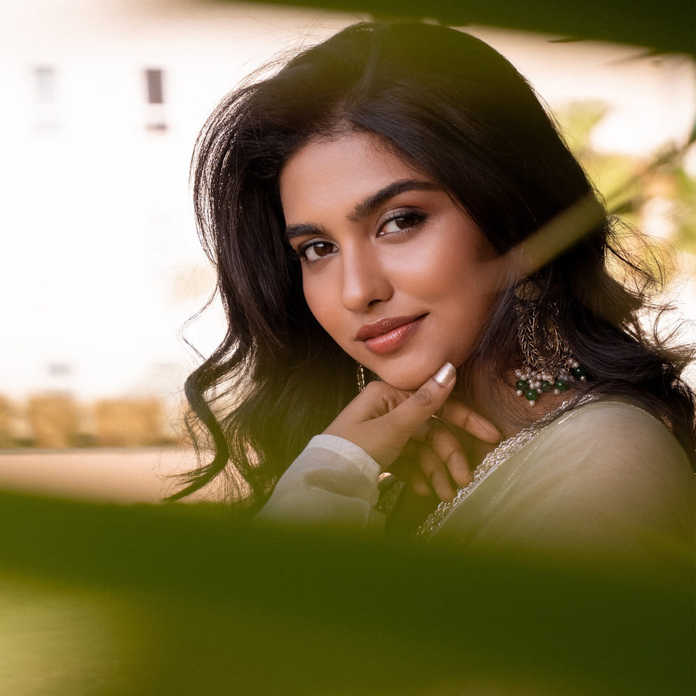 సూర్య హీరోగా, డైరెక్టర్ వెంకీ అట్లూరి దర్శకత్వం వహించనున్న సినిమాలో ముందుగా మమిత బైజును ఎంపిక చేశారట. ఈ సినిమాలో సూర్య సరసన మమితా కనిపించనుందని అంటున్నారు. 