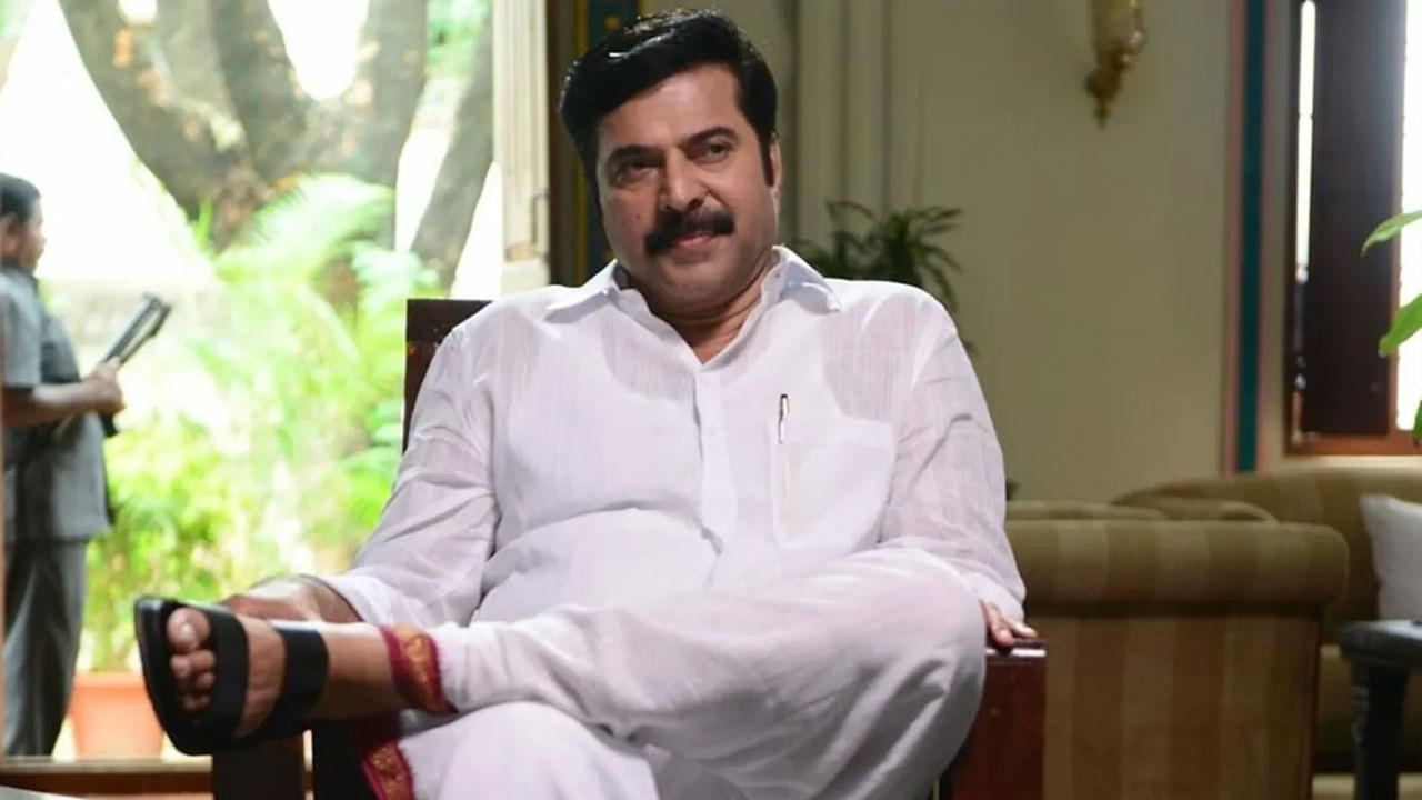 మమ్ముట్టి కూడా అడపాదడపా తెలుగులో సినిమాలు చేస్తున్నారు. రీసెంట్గా యాత్ర2లోనూ కీ రోల్ చేశారు మమ్ముట్టి. సొంత గడ్డ మీద ఎంత బిజీగా ఉన్నప్పటికీ, అప్పుడప్పుడు పొరుగు చిత్రాల్లో తళుక్కుమంటే ఆ తృప్తే వేరబ్బా అంటున్నారు సీనియర్ స్టార్లు.