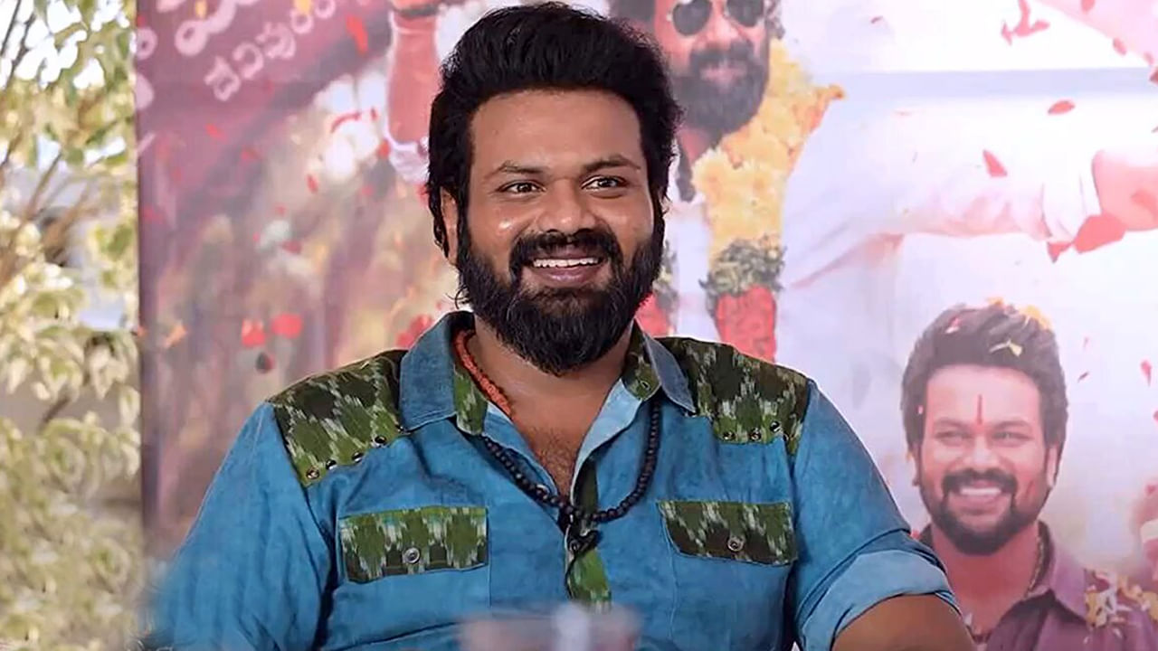 Manchu Manoj: వెళ్లి నాన్న కాళ్ళు పట్టుకోవాలనుంది.. కానీ.. మంచు మనోజ్ ఎమోషల్ కామెంట్స్