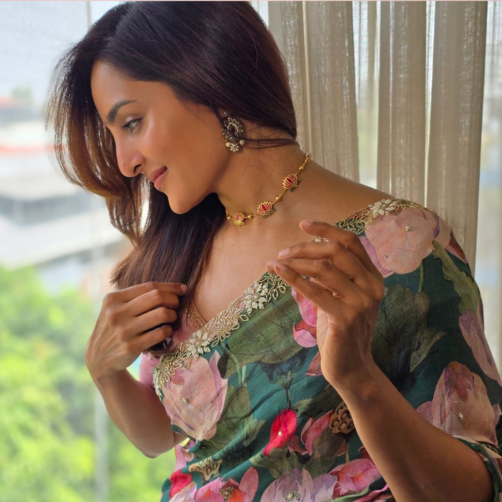 వీరికి పాప కూడా జన్మించింది. పెళ్లి తర్వాత నటనకు పూర్తిగా దూరమైంది మంజు వారియర్. కానీ దిలీప్ మరో హీరోయిన్ కావ్యను ప్రేమించడతో అతడి నుంచి డివోర్స్ తీసుకుంది. 14 ఏళ్లకు రీఎంట్రీ ఇచ్చింది. 