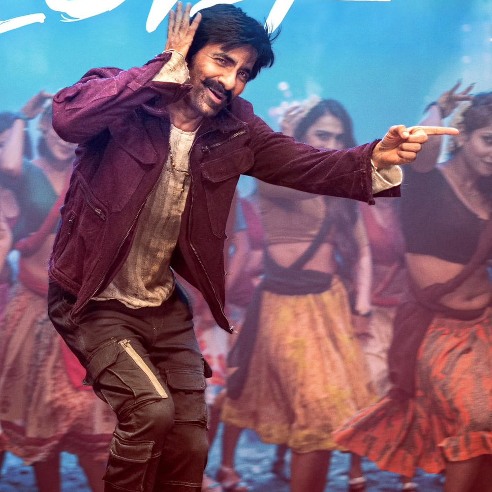 మరో వైపు కింగ్‌డమ్ సినిమా ప్రమోషన్స్ కూడా జట్‌ స్పీడుతో జరుగుతున్నాయి. వరుసగా కౌంట్‌డౌన్‌ పోస్టర్లతో సందడి చేస్తోంది యూనిట్‌. 