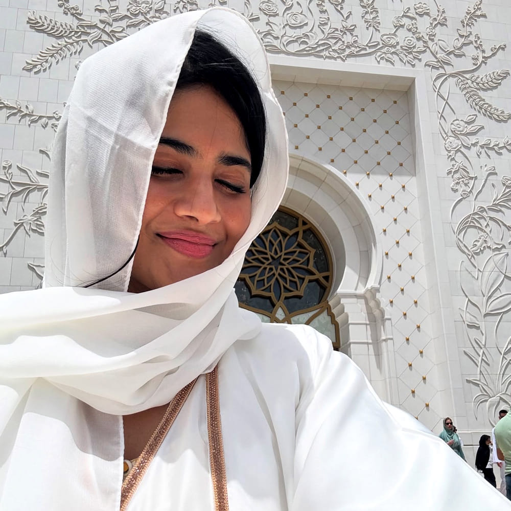 2017లో నితిన్ సరసన "లై" అనే తెలుగు చిత్రంతో సినీ రంగంలో అడుగుపెట్టింది. ఈ చిత్రం విజయం సాధించకపోయినా, ఆమె నటనకు మంచి గుర్తింపు లభించింది. SIIMA అవార్డు ఉత్తమ తొలి నటిగా నామినేషన్ అందుకుంది.