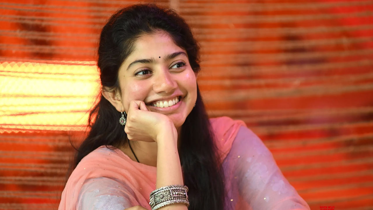ప్రజెంట్ బాలీవుడ్లో వరుస ప్రాజెక్ట్స్ చేస్తున్న సాయి పల్లవి మాత్రం తనకు పీఆర్ కల్చర్ మీద నమ్మకం లేదంటున్నారు. గతంలో పీఆర్ను పెట్టుకోవాలని సన్నిహితులు సలహా ఇచ్చారని, కానీ తాను నో చెప్పానన్నారు.