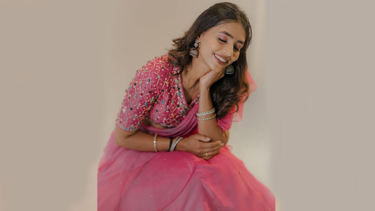 ప్రస్తుతం తెలుగులో నితిన్ సరసన తమ్ముడు సినిమా కథానాయికగా నటిస్తుంది. ఇది ఈ ముద్దుగుమ్మ తోలి తెలుగు సినిమా. దీంతో పాటు థామ సినిమాతో బాలీవుడ్ అరంగేట్రం చేస్తుంది. ఇందులో ఓ పాత్రలో కనిపించనుంది.