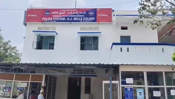 అమ్మో మిల్స్ కాలనీ..! ఆ స్టేషన్లో అడుగు పెట్టేందుకు జంకుతున్న పోలీసు అధికారులు