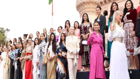 నేడు కాకతీయ వాసరత్వ సంపద, శిల్పాకళ సందర్శనకు అందగత్తెలు.. నేడు కాకతీయ వాసరత్వ సంపద, శిల్పాకళ సందర్శనకు అందగత్తెలు..