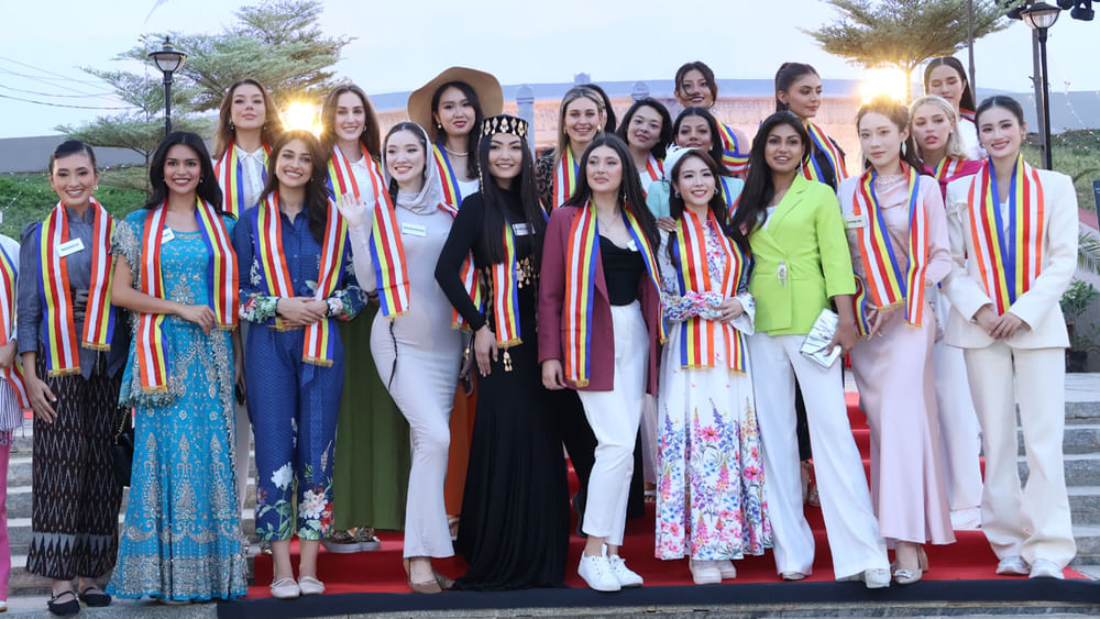 Miss World 2025: చార్మినార్ వద్ద హెరిటేజ్ వాక్ నిర్వహించనున్న 109 దేశాల మిస్ వరల్డ్ కంటెస్టెంట్స్.. Miss World 2025: చార్మినార్ వద్ద హెరిటేజ్ వాక్ నిర్వహించనున్న 109 దేశాల మిస్ వరల్డ్ కంటెస్టెంట్స్..