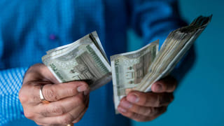 Gold Rate Today: బంగారం ప్రియులకు షాక్.. మళ్లీ పెరుగుతున్న ధరలు.. తులం ఎంత ఉందంటే..