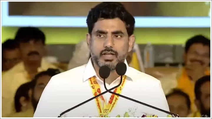 TDP Mahanadu: మహానాడు వేదికగా వైసీపీపై విరుచుకుపడిన నారా లోకేష్ TDP Mahanadu: మహానాడు వేదికగా వైసీపీపై విరుచుకుపడిన నారా లోకేష్