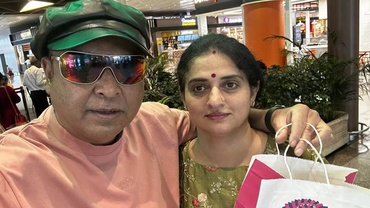 Naresh- Pavitra Lokesh: ఎయిర్ పోర్టులో జంటగా నరేష్- పవిత్రా లోకేష్.. ఓ అజ్ఞాత మహిళ దగ్గరకు వచ్చి ఏం చేసిందంటే?