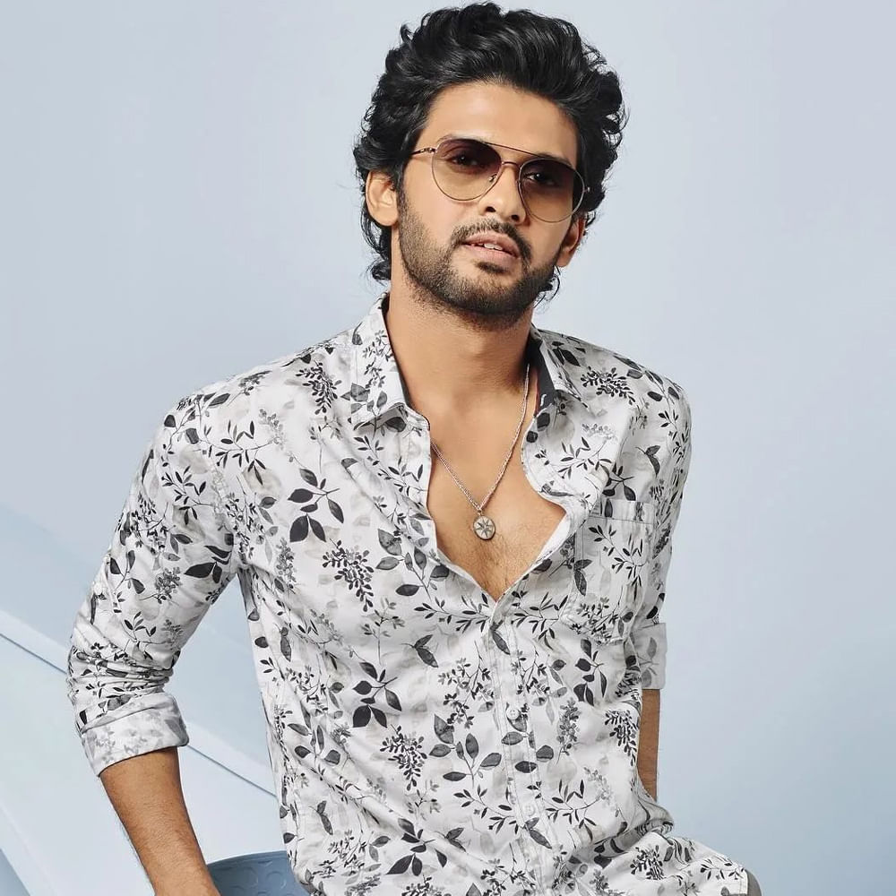 Naveen Polishetty (1)