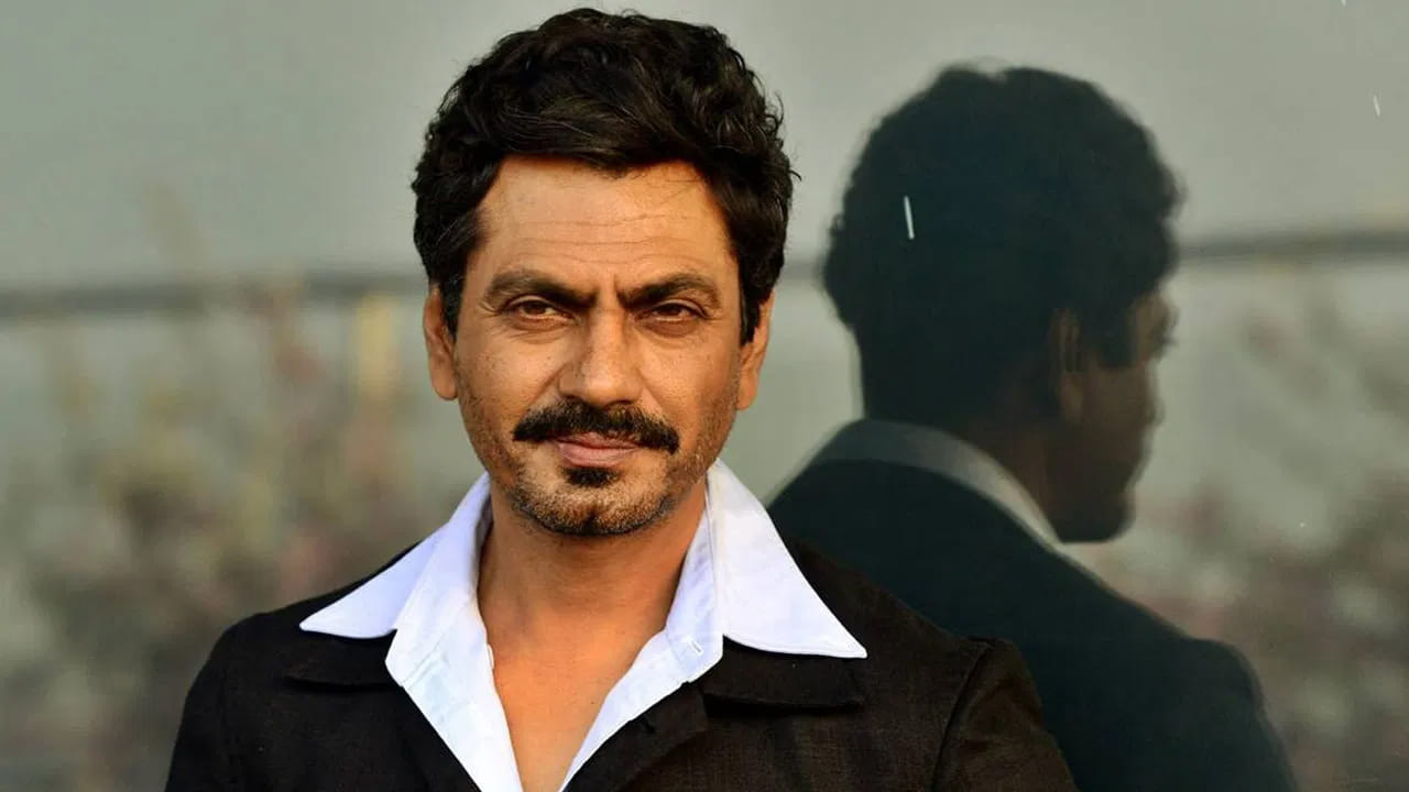 బాలీవుడ్ గురించి సంచలన వ్యాఖ్యలు చేశారు నటుడు నవాజుద్దీన్‌ సిద్ధిఖీ. నార్త్‌ ఇండస్ట్రీలో క్రియేటివిటీ లోపించింది అన్నారు. బాలీవుడ్‌ మేకర్స్‌ ఇతర ఇండస్ట్రీల్లో సూపర్ హిట్ అయిన సినిమాల నుంచి సీన్స్‌ కాపీ చేస్తున్నారని విమర్శించారు. ఈ పద్దతి వల్లే మంచి కథలు అందించే అనురాగ్ కశ్యప్‌ లాంటి వాళ్లు ఇండస్ట్రీకి దూరమయ్యారన్నారు నవాజ్‌.