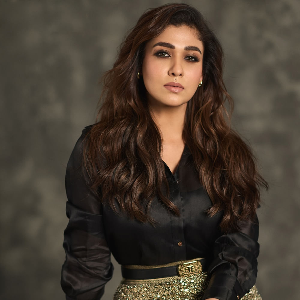 ఈ రోజుకు కూడా ఒక్కో సినిమాకు 15 కోట్ల వరకు రెమ్యునరేషన్ తీసుకుంటూ.. చాలా మంది హీరోయిన్లకు నిద్ర లేకుండా చేస్తున్నారు నయన్. జవాన్ తర్వాత ఈమె రేంజ్ ఇంకా పెరిగిపోయింది. 