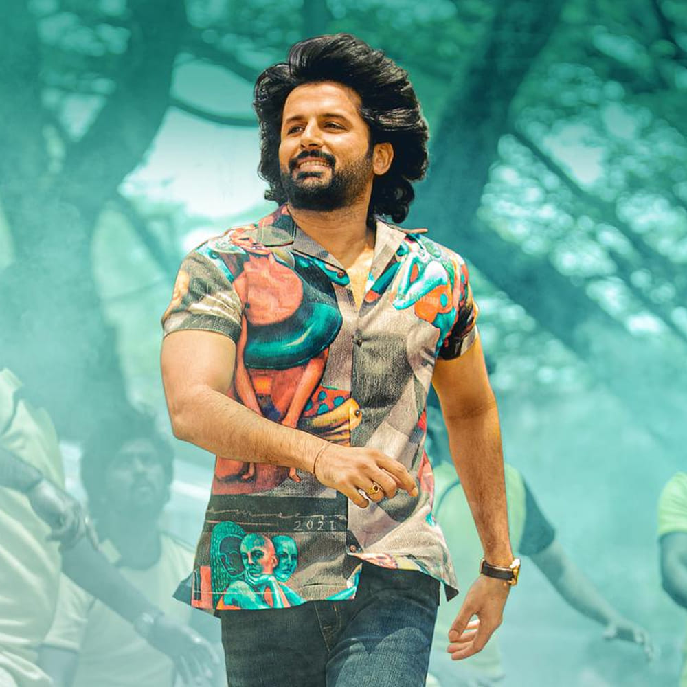 మొన్నామధ్య రిలీజ్ డేట్ అనౌన్స్ చేసిన దర్శక నిర్మాతలు.. తాజాగా మూడ్ ఆఫ్ తమ్ముడు అంటూ మరో వీడియోను వదిలారు. సినిమాలోని క్యారెక్టర్స్ ఇందులో రివీల్ చేసారు. సప్తమి గౌడ, లయ, వర్ష బొల్లమ్మ లాంటి వాళ్లు ఇందులో కీలక పాత్రల్లో నటిస్తున్నారు. ఈ సినిమాకు అజినీష్ లోక్‌నాథ్ సంగీతం అందిస్తున్నాడు. 