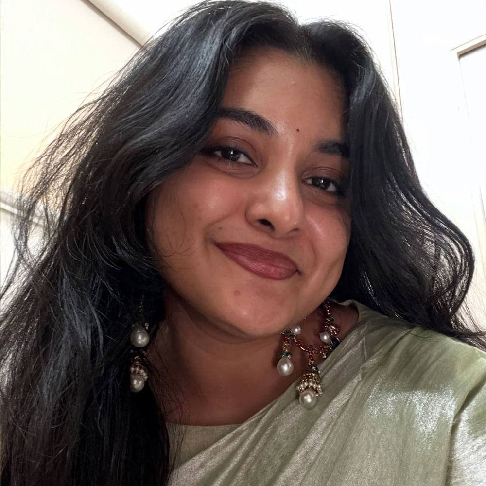 Nivethathomas Photo