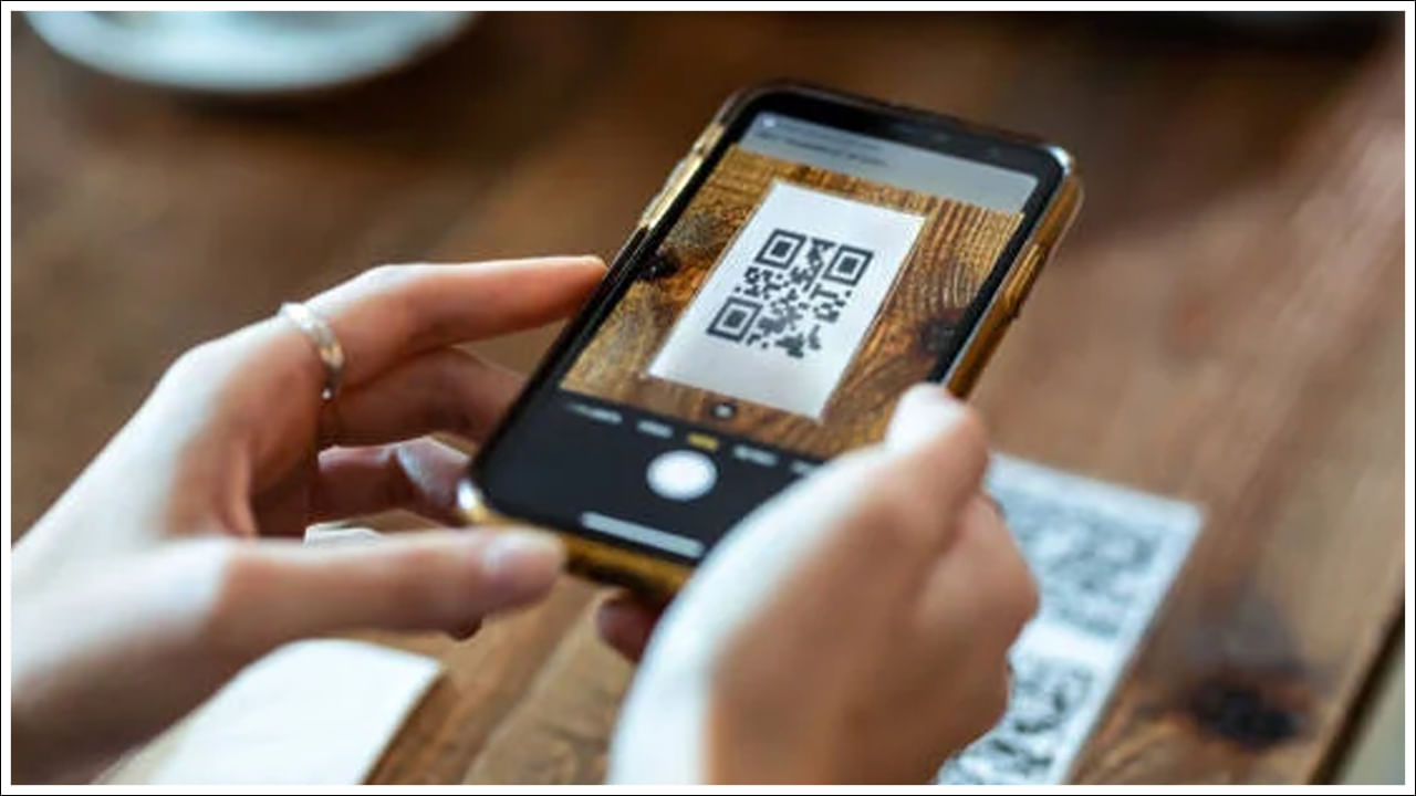 చెల్లింపులు విఫలమైన లేదా ఆలస్యమైనట్లు నివేదించే వినియోగదారుల నుండి సోషల్ మీడియా ప్లాట్‌ఫామ్‌లు ఫిర్యాదులతో నిండిపోయాయి. సర్వీస్ అంతరాయాలను పర్యవేక్షించే డౌన్‌డెటెక్టర్, అదే సమయంలో నివేదికలలో పెరుగుదలను నమోదు చేసింది.