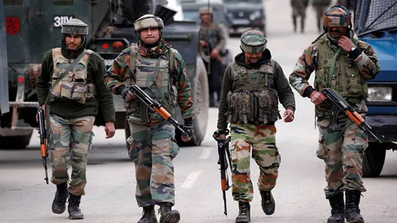 Operation Sindoor: ఆపరేషన్ సింధూర్ సక్సెస్..! ముగ్గురు సైన్యాధిపతులతో రక్షణ మంత్రి భేటీ..