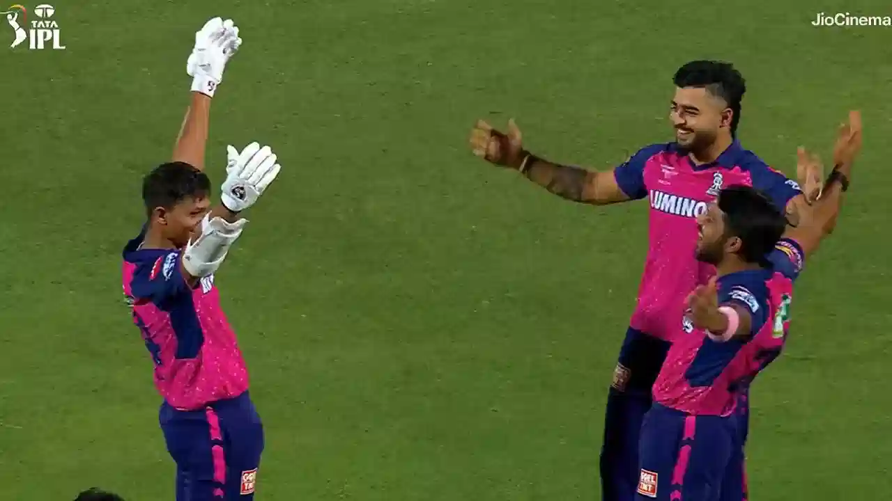 Video: లేట్ గా బాల్ ని త్రో విసిరిన RR ఓపెనర్! కోపంతో బండబూతులు తిట్టిన స్టాండ్ ఇన్ కెప్టెన్!