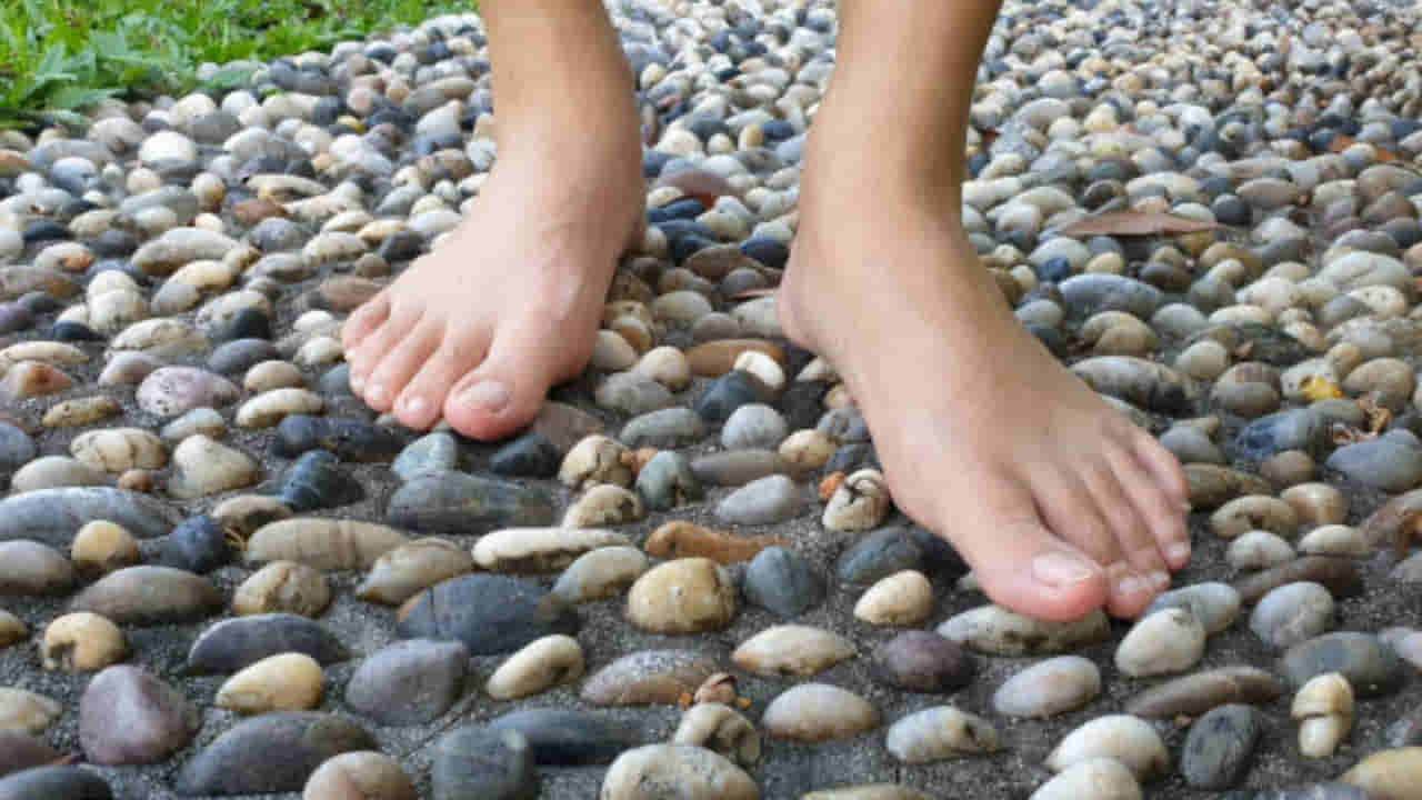 గులకరాళ్లపై వాకింగ్ చేస్తే ఇన్ని లాభాలా..? ఆరోగ్య ప్రయోజనాలు తెలిస్తే..